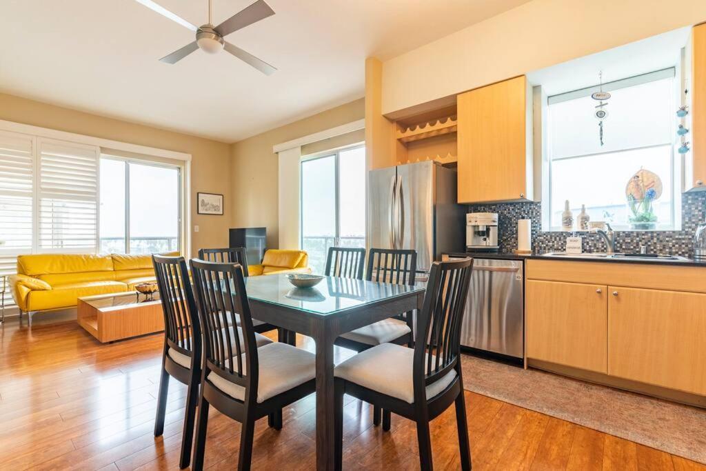 A Corner Unit With Ocean Views From Every Room Long Beach Bagian luar foto