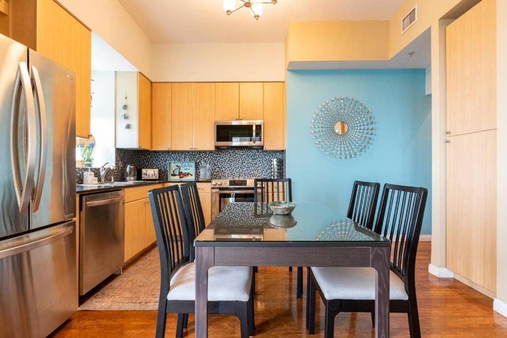 A Corner Unit With Ocean Views From Every Room Long Beach Bagian luar foto