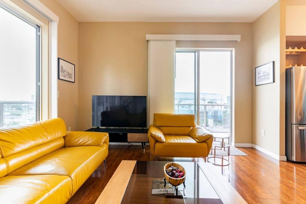 A Corner Unit With Ocean Views From Every Room Long Beach Bagian luar foto